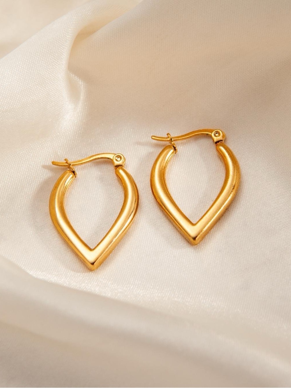 18K Gold Plated V-Shape Pointed Teardrop Hoop Earrings - Picture 2 of 5